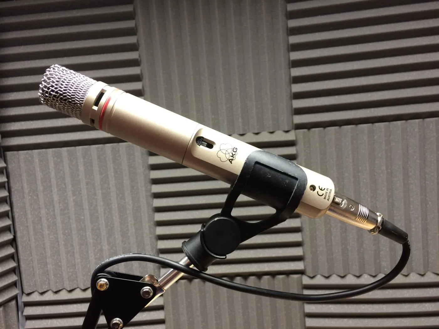 Micro thu âm AKG C1000S