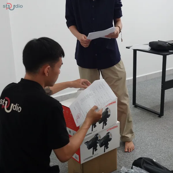 setup-livestream-phu-kien-dien-thoai-thuong-hieu-baseus