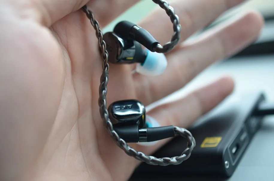 Tai nghe nhét tai AKG N5005, tai nghe thể thao nhét tai AKG