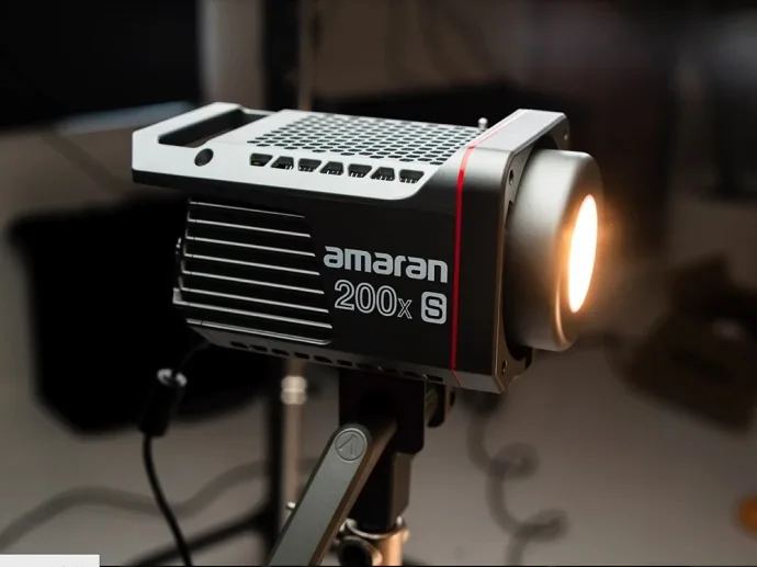 Nguồn đèn led Aputure 200xs / 200Bi