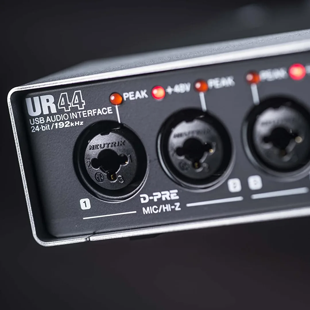 Sound card Steinberg UR44 - Sound card thu âm
