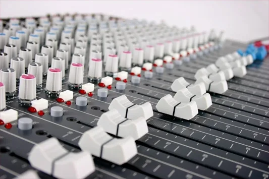 Mixer ALLEN & HEATH ZED 2402