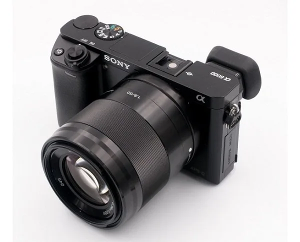 Sony SEL 50mm F1.8 OSS (Màu đen), Mới 100% (Chính hãng)