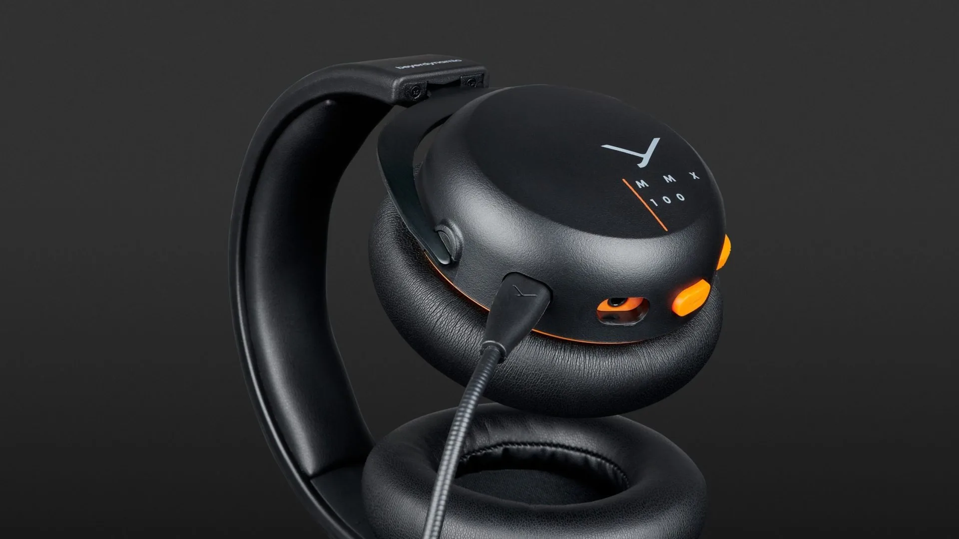 Tai nghe kiểm âm Beyerdynamic MMX100 Black or White