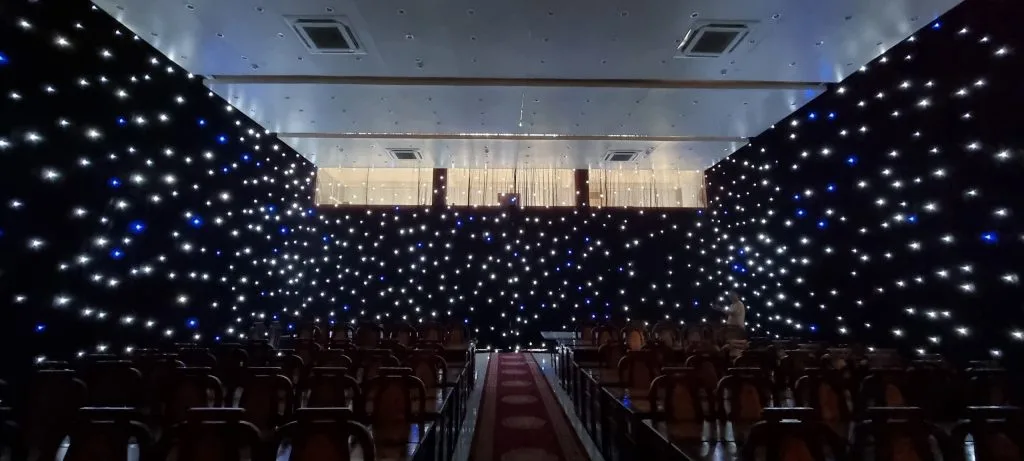 Màn sao Sân Khấu Đen Trơn