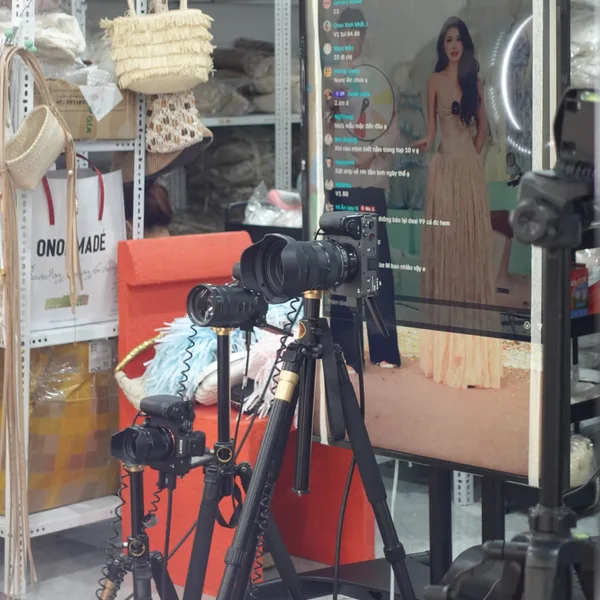 setup-livestream-thoi-trang-toan-quoc-cac-du-an-pustudio-da-lam