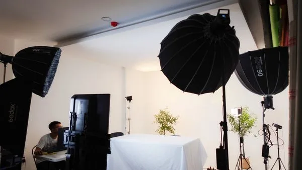 tai-sao-can-mua-den-led-chuan-studio