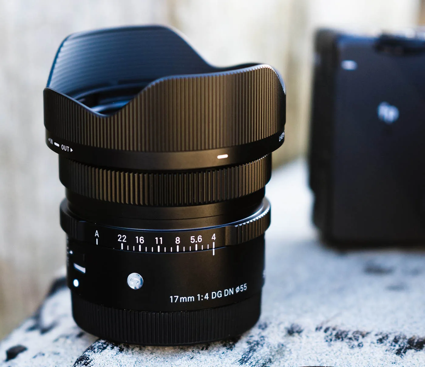 Ống kính Sigma 17mm f/4 DG DN Contemporary for Sony E