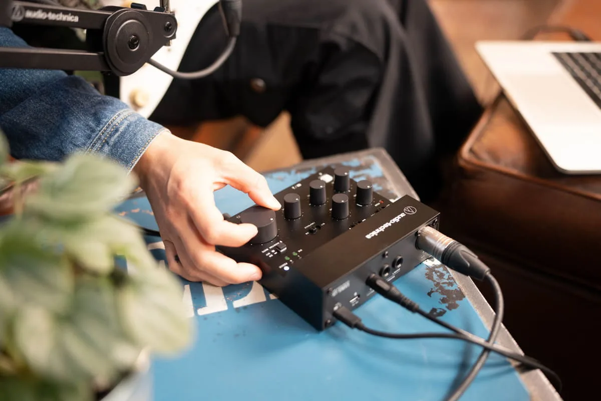 Box Livestream Audio-Technica AT-UMX3