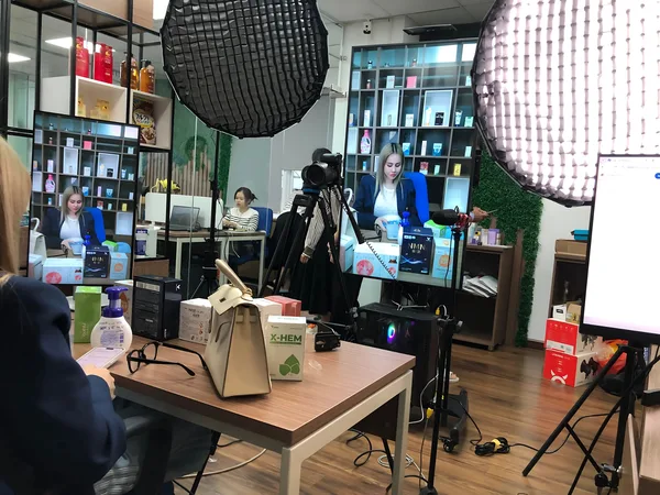 dich-vu-thue-phong-livestream-setup-livestream-chuyen-nghiep-tai-ha-noi