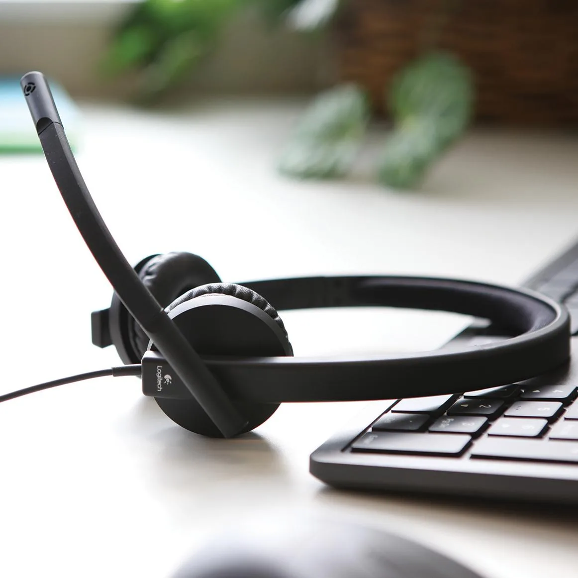 Tai nghe Logitech H570e